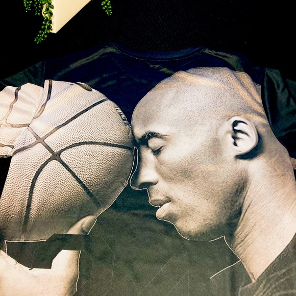Basketball Super Star Kobe Bryant T Shirt ❤️🏀 - Picture 3 of 4